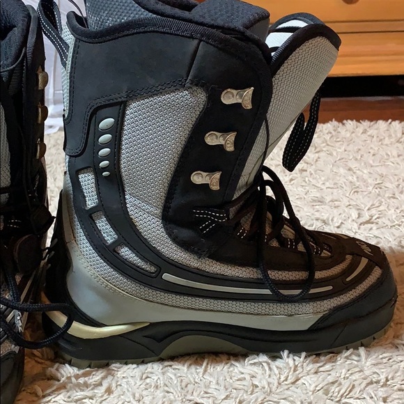 Amazing condition snowboarding boots! - Picture 2 of 6